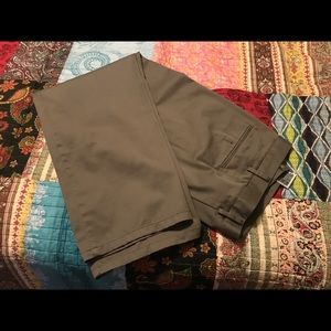 Men's Dockers Pants Size 44 x 32.  Worn once.